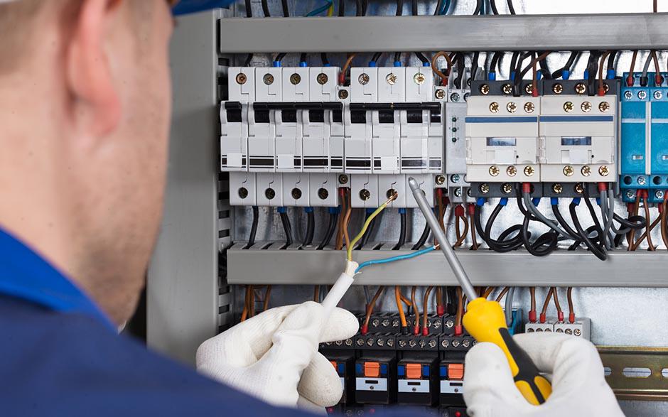 tarif électricien Plaisir